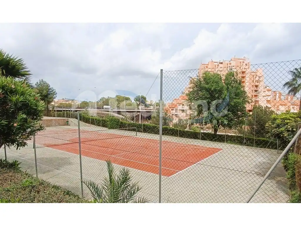 Vista exterior de Piso en venta en Benidorm con Jardín privado, Piscina y Amueblado
