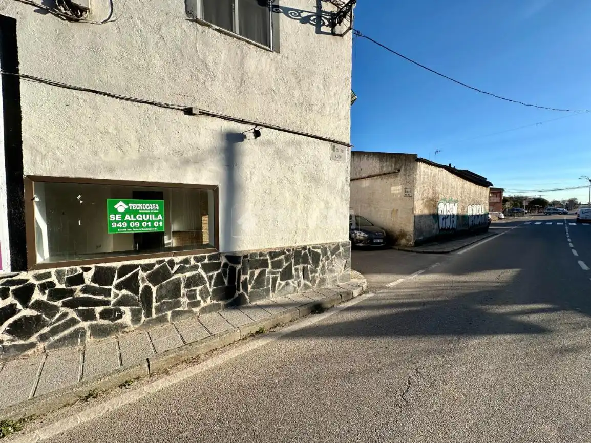 Vista exterior de Local de alquiler en Pozo de Guadalajara con Calefacción
