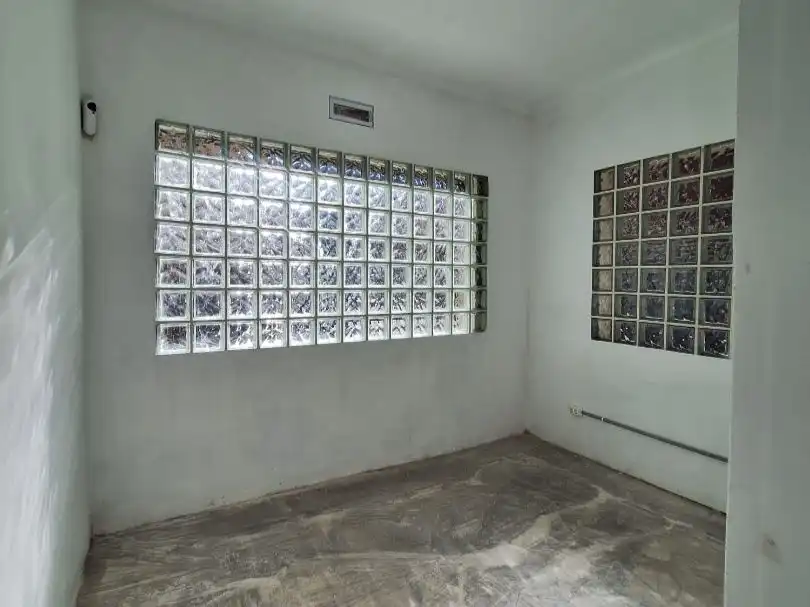 Ground floor to rent in Esteve vila 5