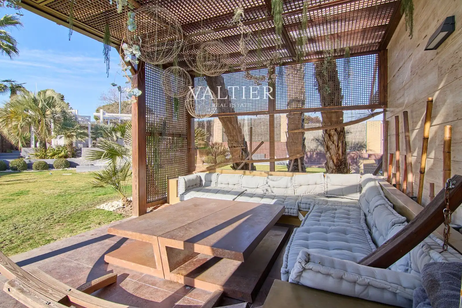 Terrassa de Casa adosada en venda en Pozuelo de Alarcón amb Aire condicionat, Traster i Piscina
