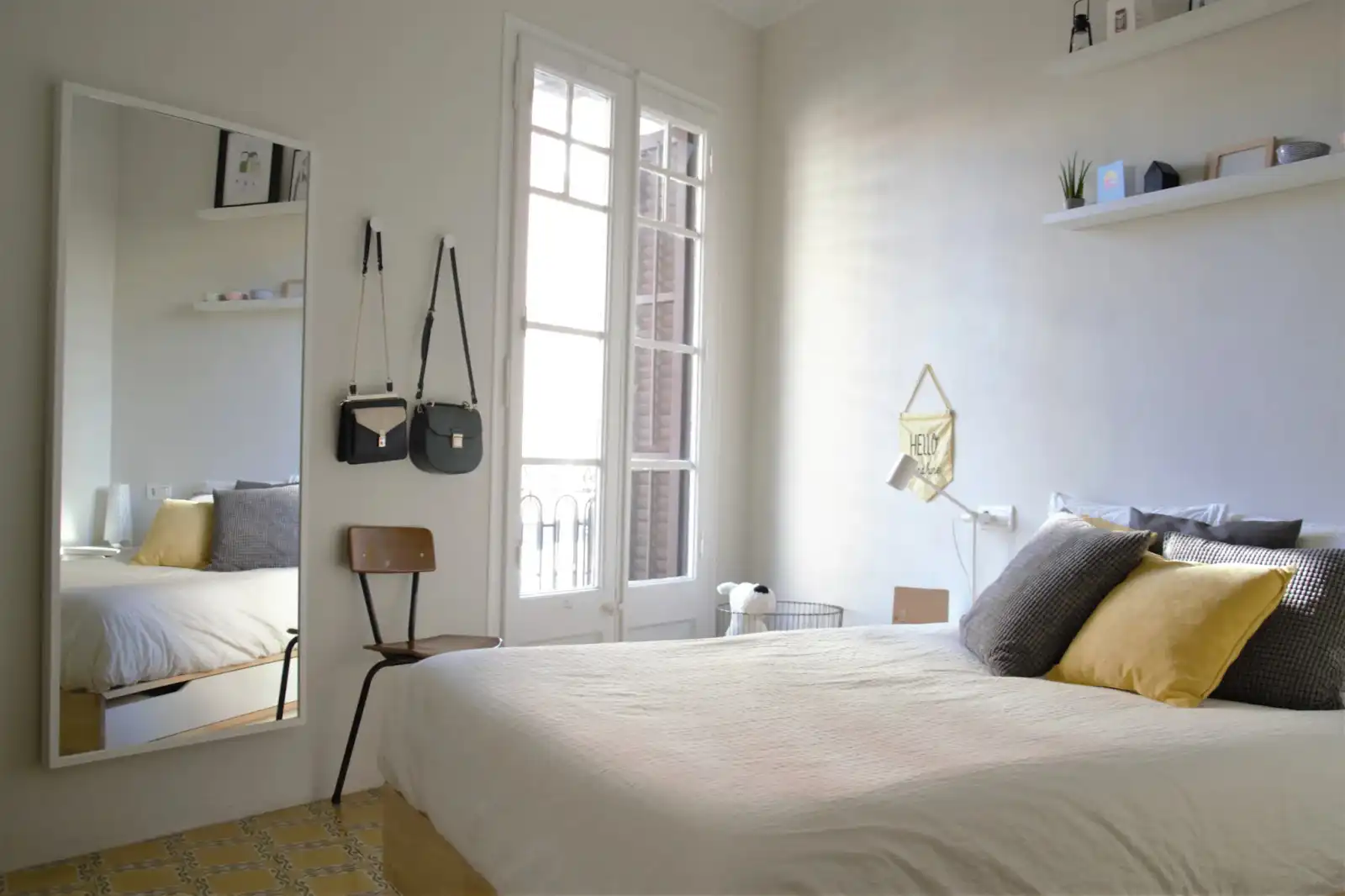 Bedroom of Flat for rent in Gràcia