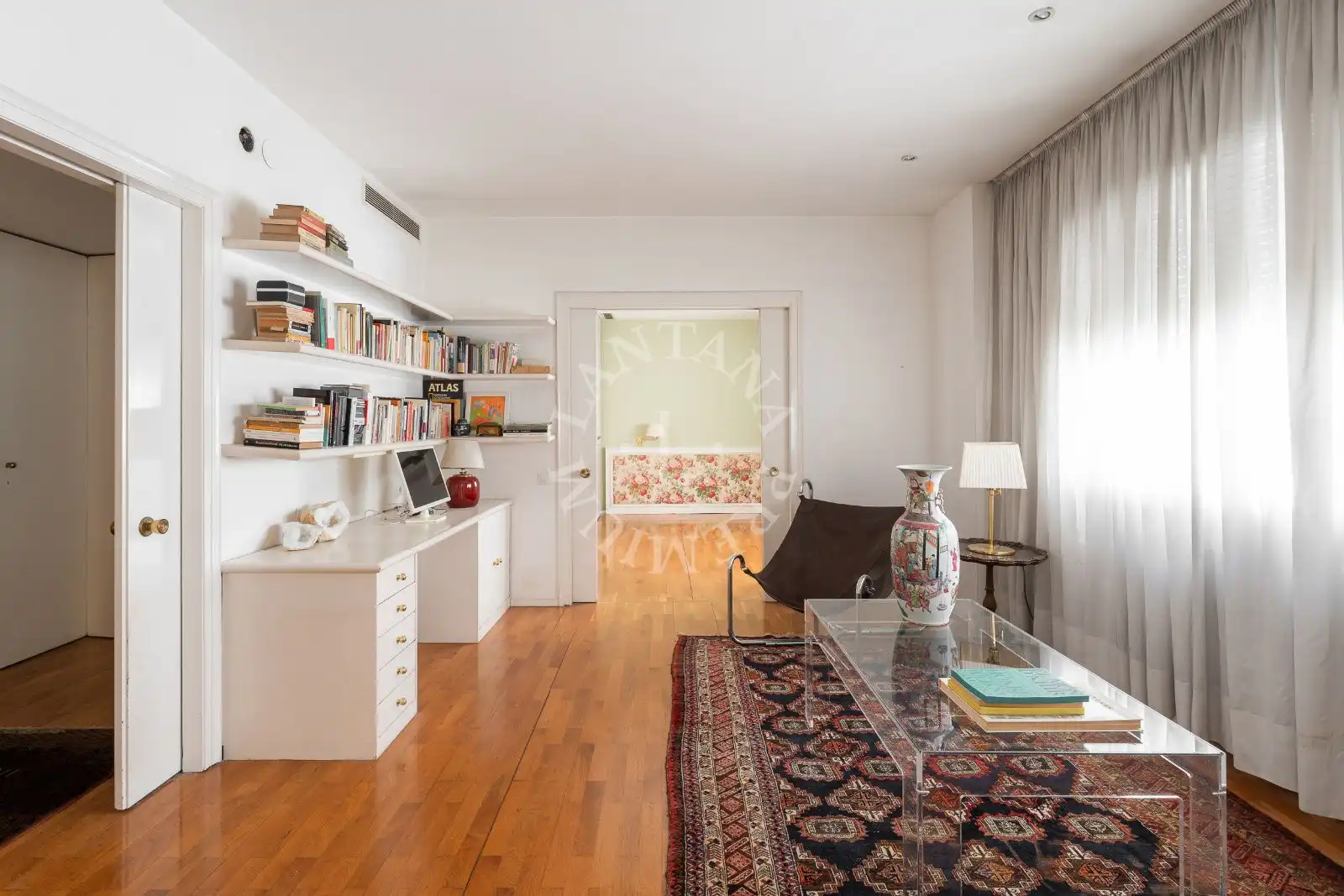 Wohnzimmer von Dachboden zum Verkauf in Barcelona mit Terrasse, Abstellraum und Schwimmbad