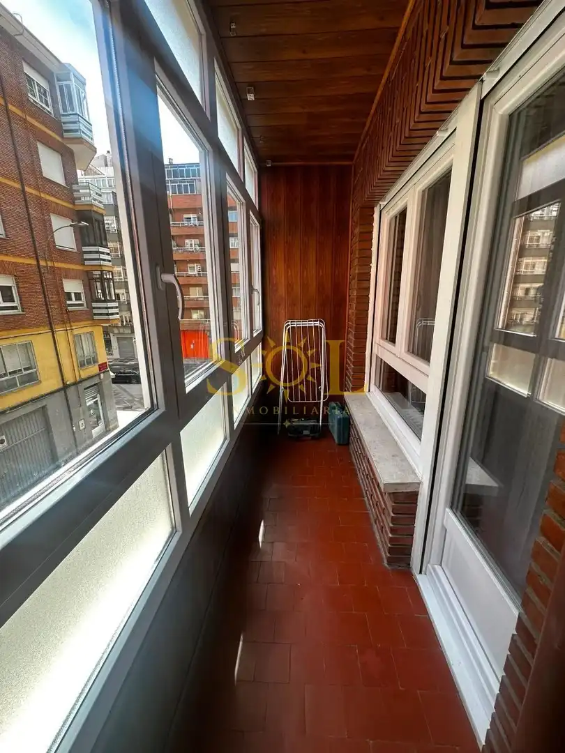 Terrassa de Pis en venda en León Capital  amb Calefacció, Parquet i Terrassa