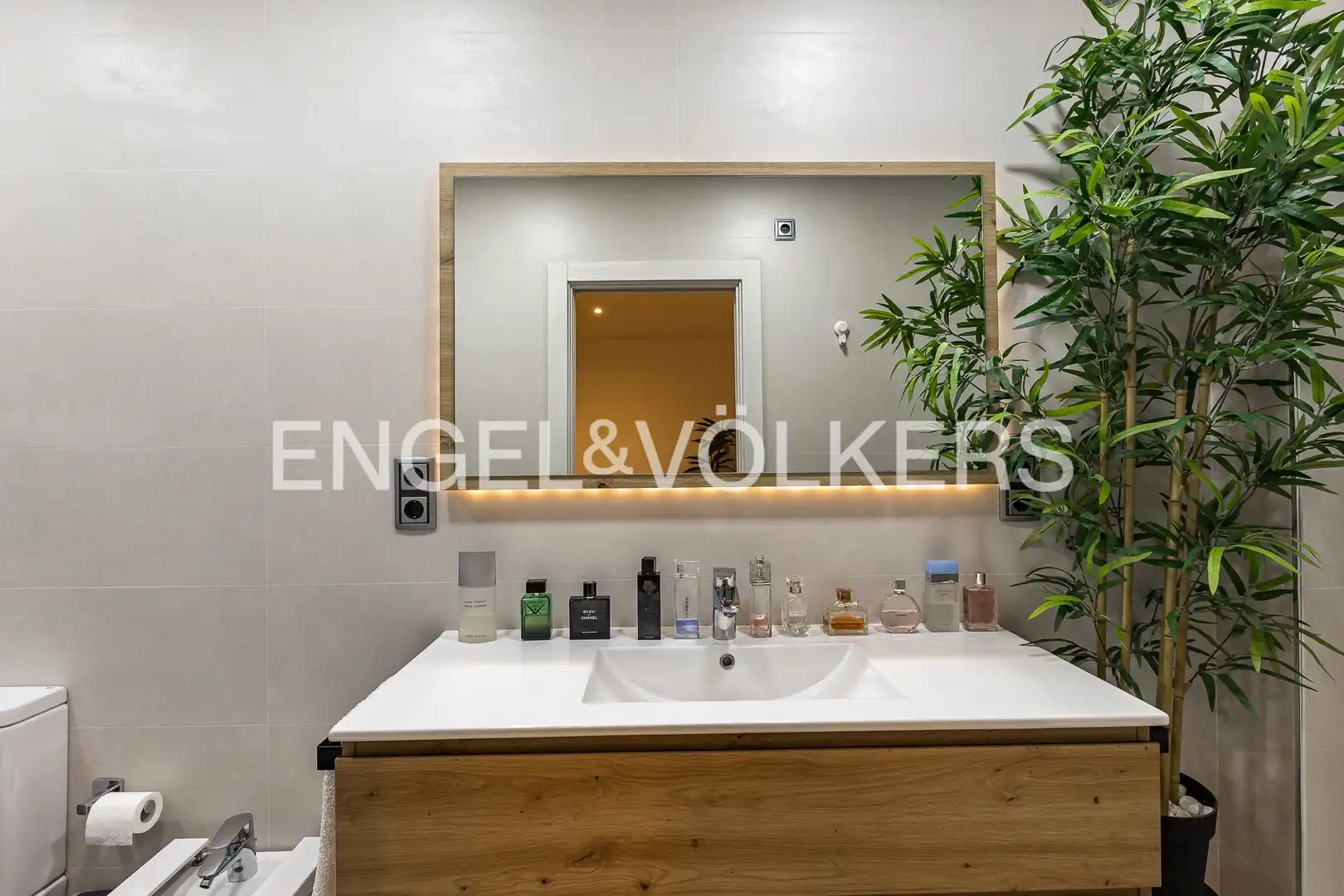 Bathroom of Flat for rent in Barcelona  with Air Conditioner, Heating and Private garden