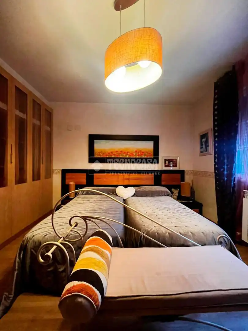 Habitación de Casa adosada en venta en Sobradiel con Calefacción y Jardín privado