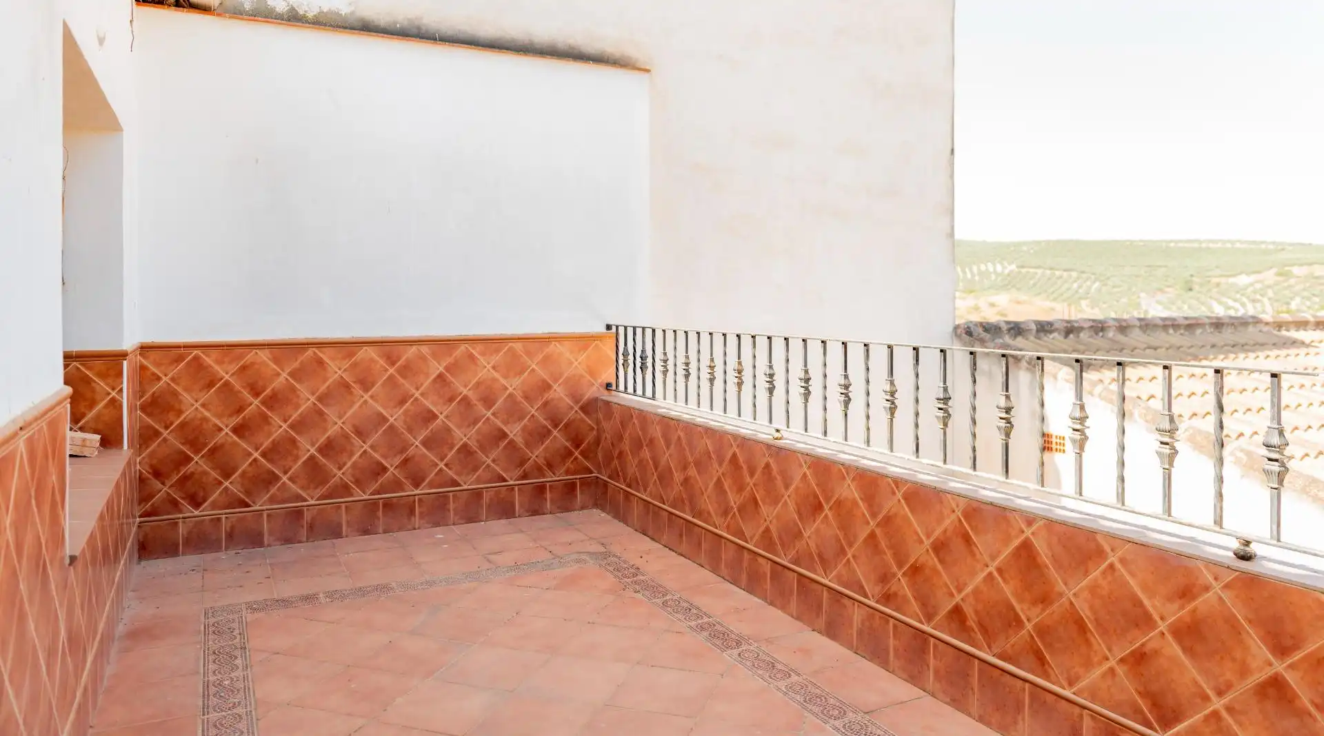 Terrace of Houses for sale in Cuevas Bajas  with Air Conditioner, Terrace and Storage room
