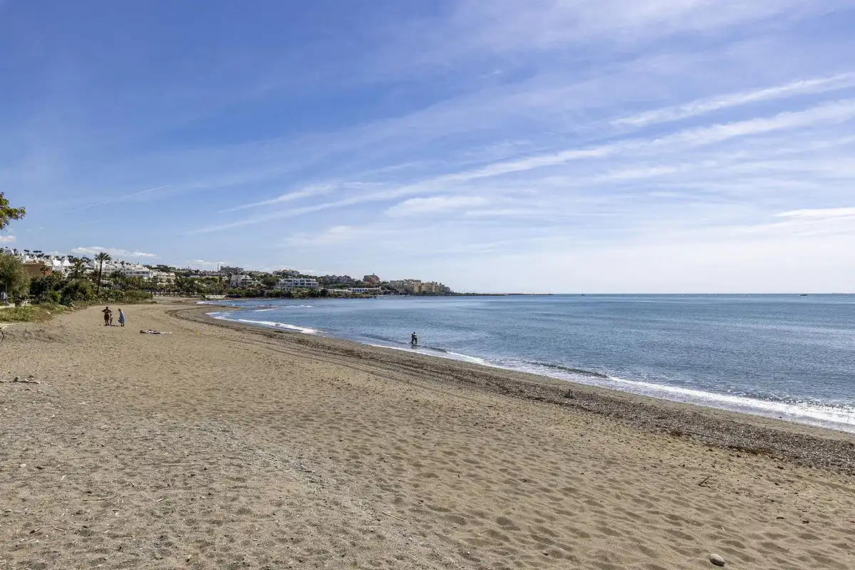 Reihenhaus mit Pool zum Verkauf in Estepona,Centro,Avenida Juan Carlos I, imagen 3
