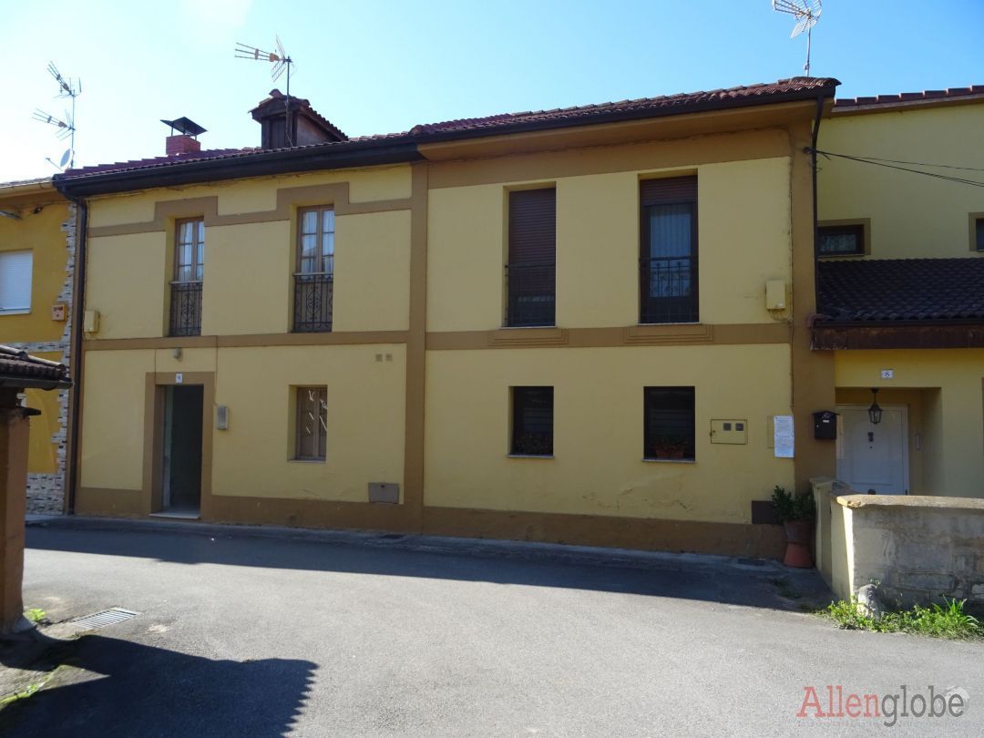 Exterior view of House or chalet for sale in Oviedo   with Heating, Private garden and Storage room