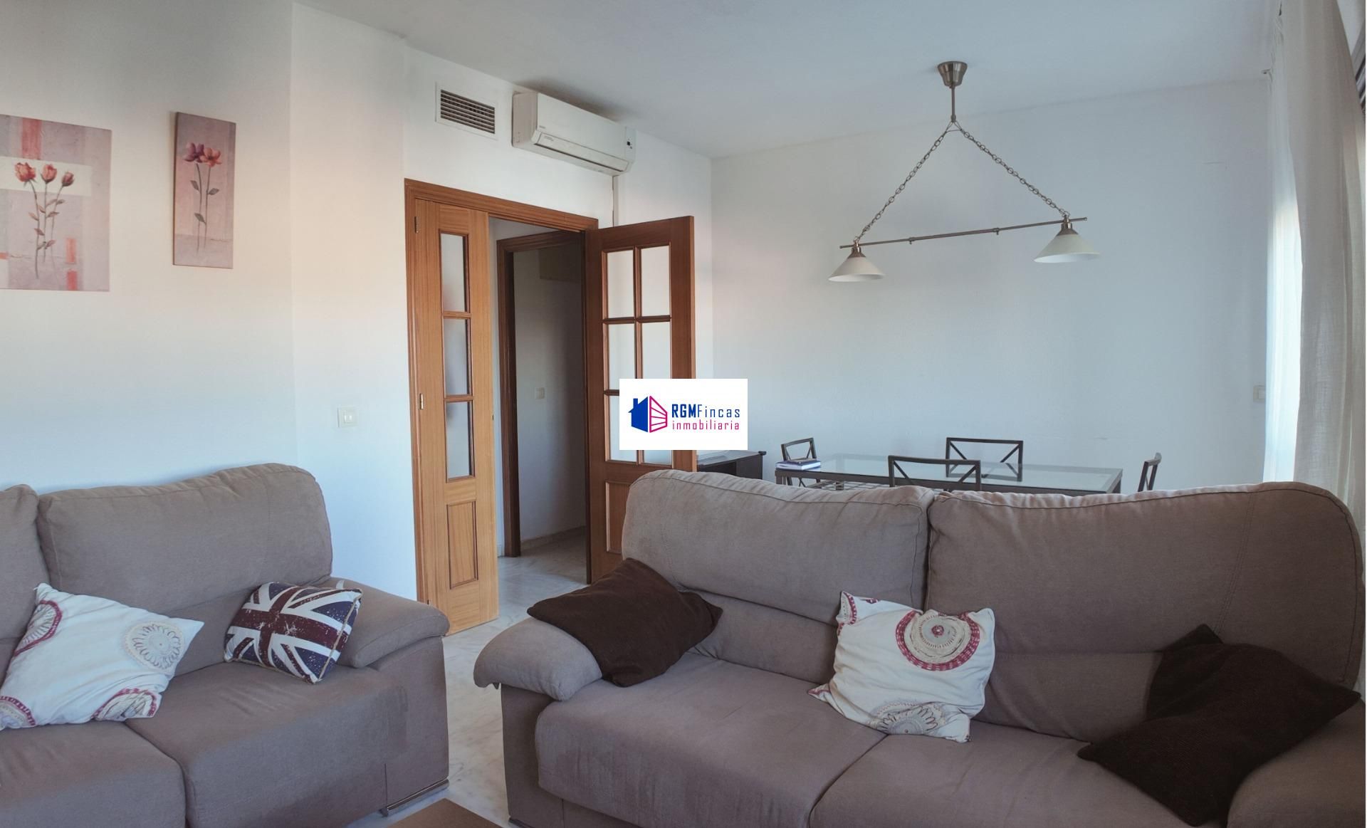 Living room of Flat for sale in  Sevilla Capital  with Air Conditioner, Heating and Storage room
