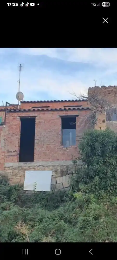 Vista exterior de Casa adosada en venda en La Pobla de Cérvoles amb Jardí privat i Traster