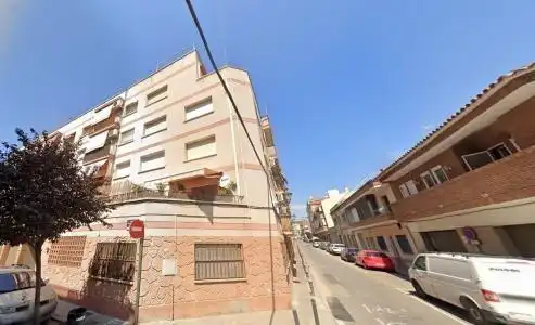 Vista exterior de Pis en venda en Viladecans amb Jardí privat