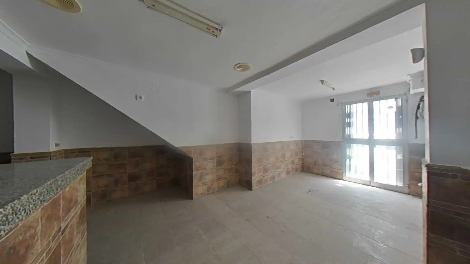 Houses for sale in Morón de la Frontera  with Terrace and Balcony