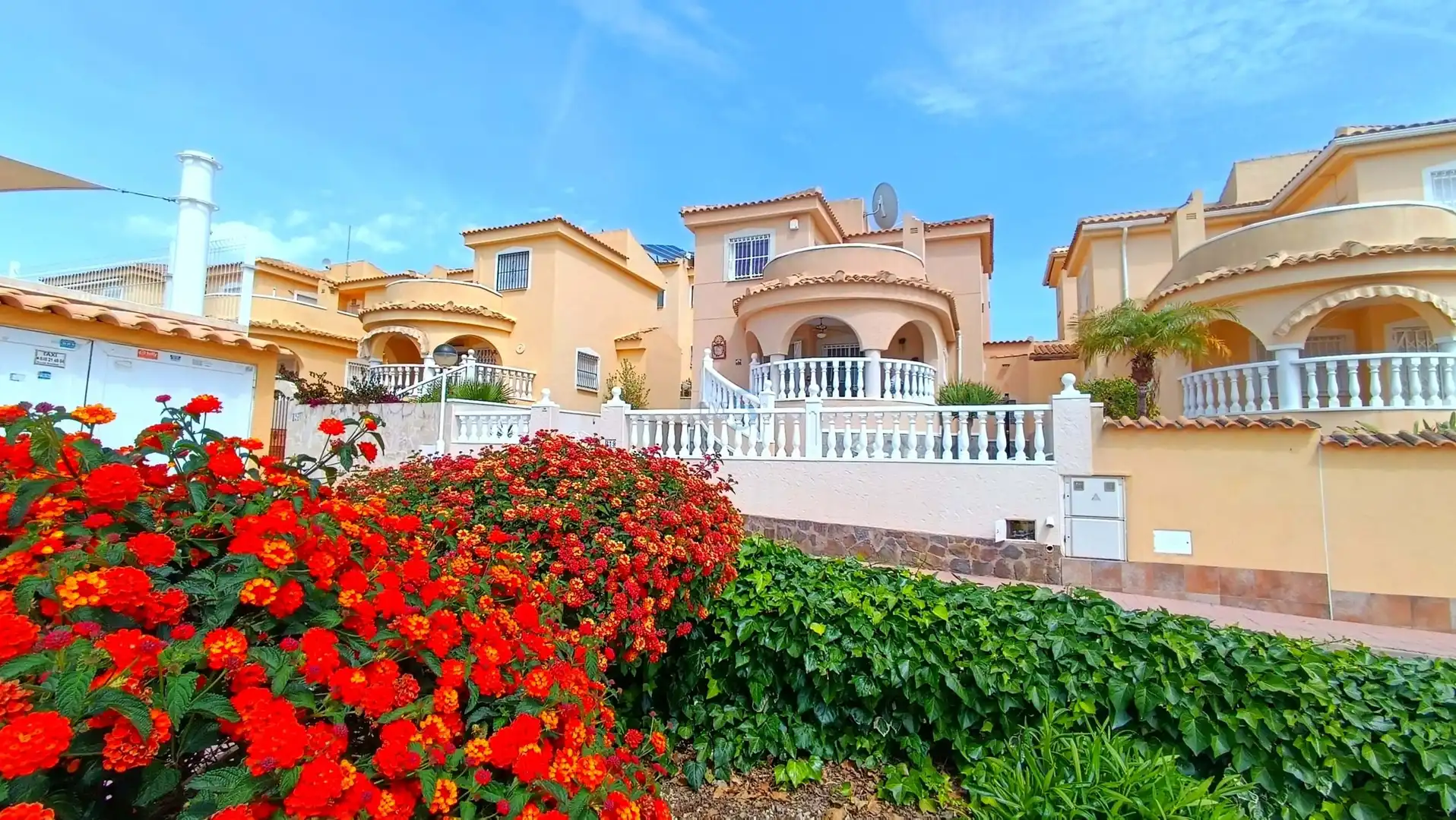 Vista exterior de Casa o chalet en venta en Rojales con Aire acondicionado, Calefacción y Terraza
