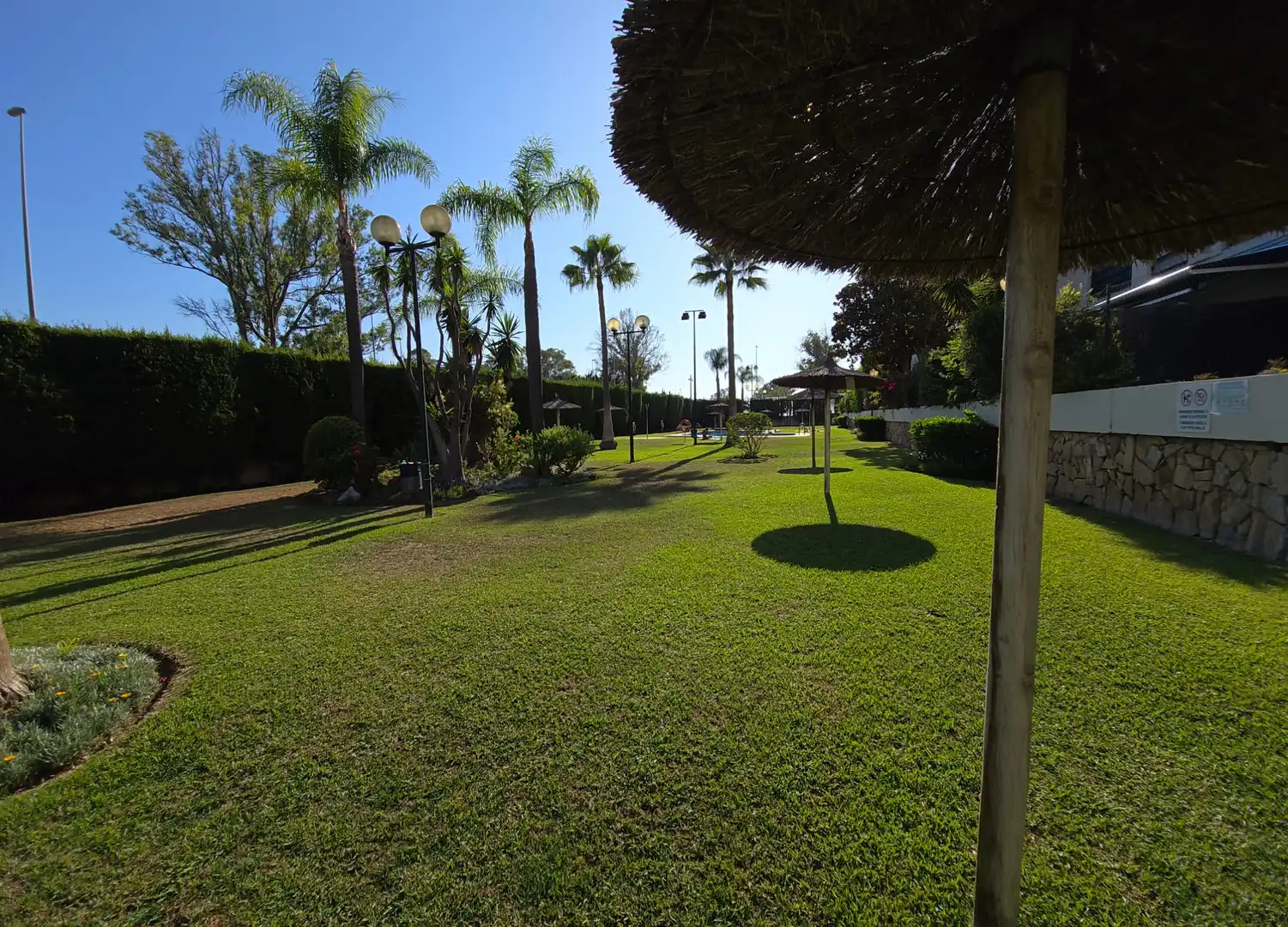 Garten von Dachboden zur Miete in Marbella mit Klimaanlage, Terrasse und Möbliert