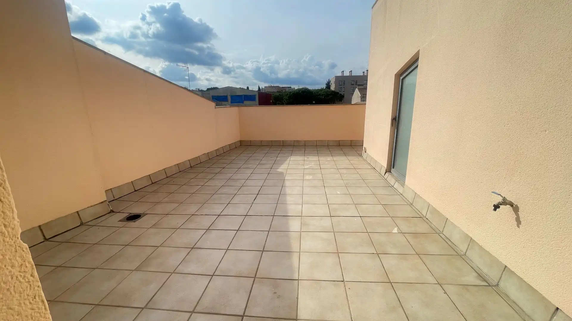 Terrassa de Dúplex de lloguer en Terrassa amb Calefacció, Terrassa i Traster