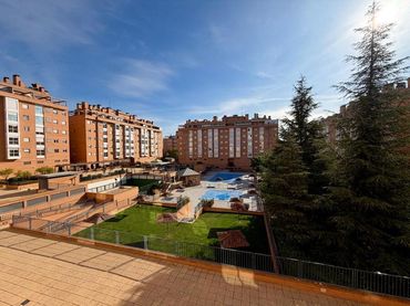 Piso con piscina en venta en Carabanchel