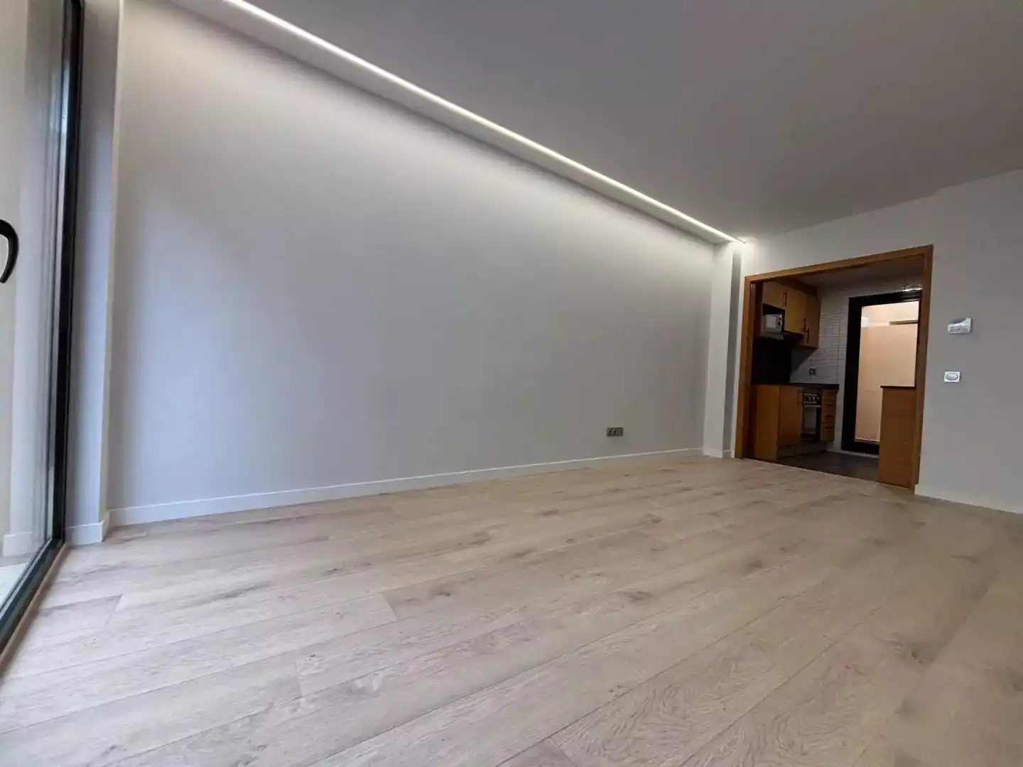 Piso de alquiler en Figueres con Aire acondicionado, Parquet y Balcón