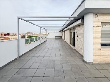 Duplex con ascensore in vendita a AVDA. CASTELLON