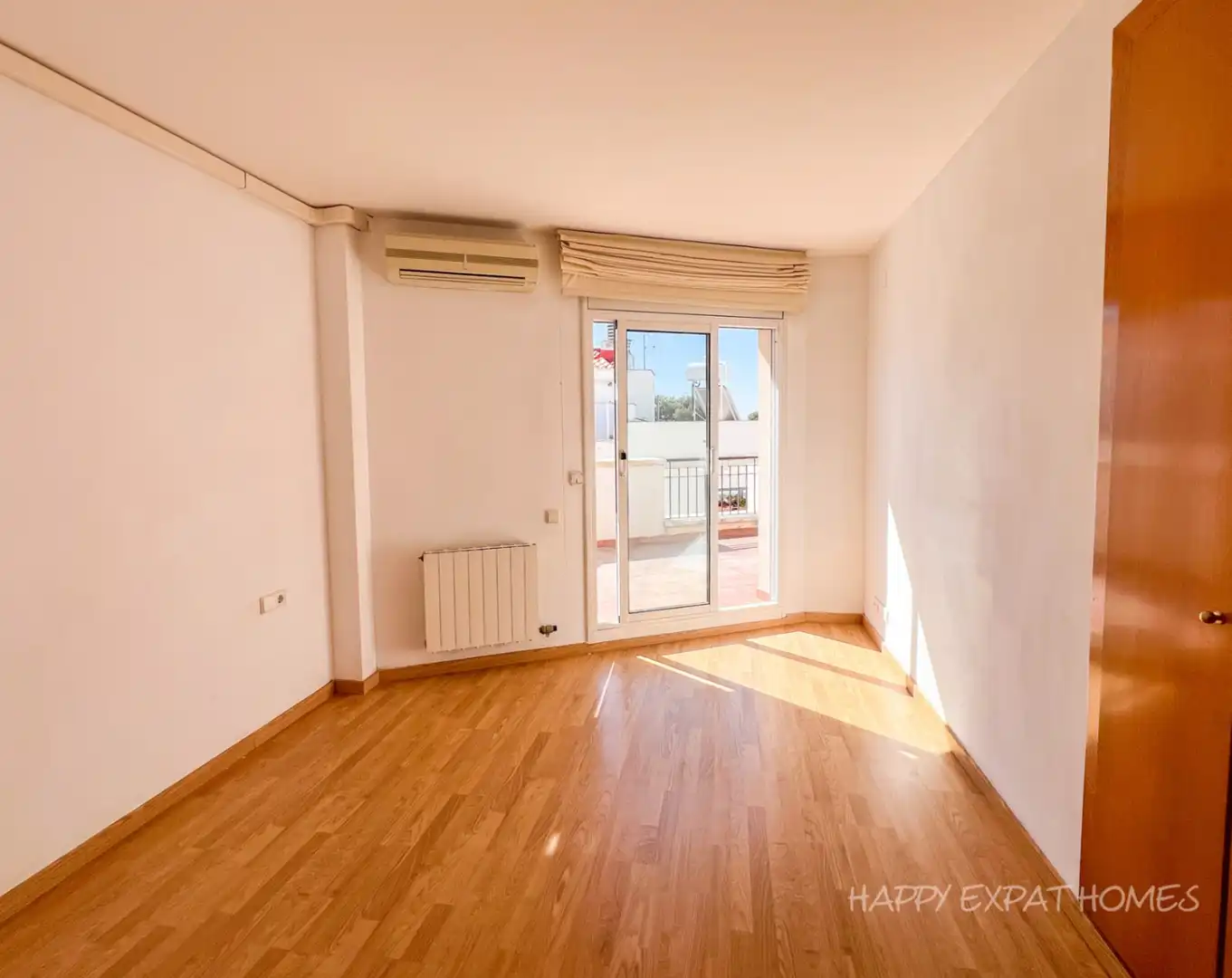 Bedroom of Flat for sale in Sitges  with Air Conditioner, Heating and Terrace