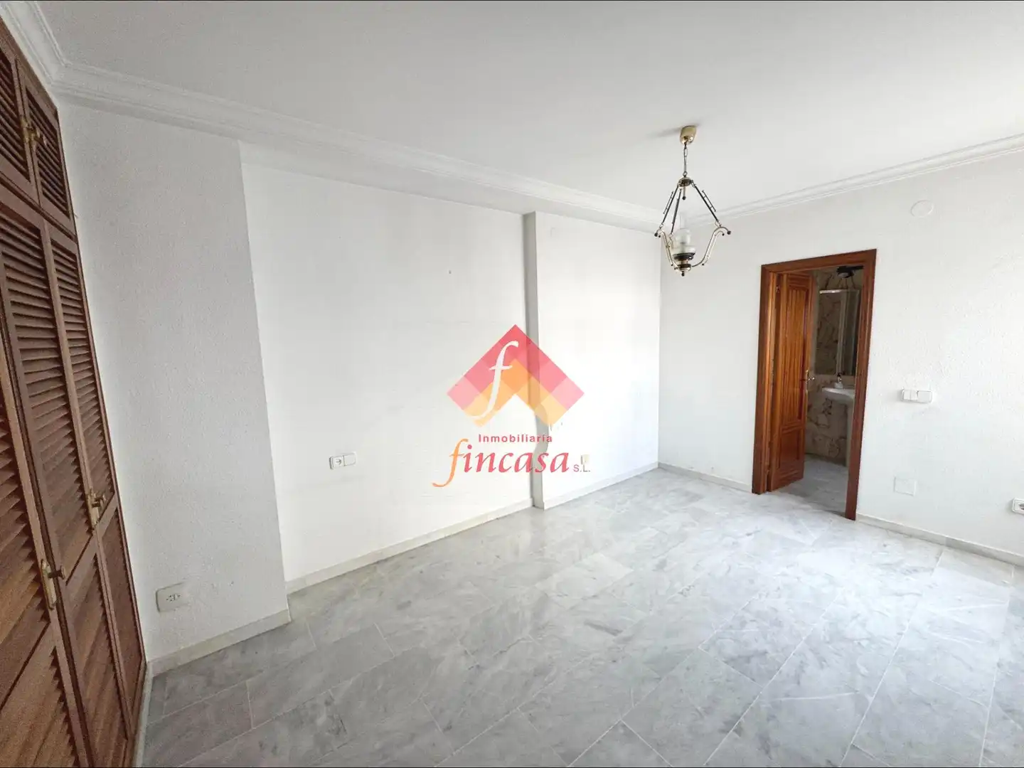 Habitación de Piso en venta en Ronda con Calefacción, Trastero y Amueblado