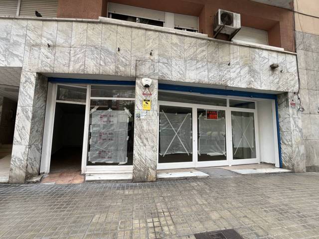 Local comercial en Alquiler en Calle Riera Blanca, 52 en La Torrassa