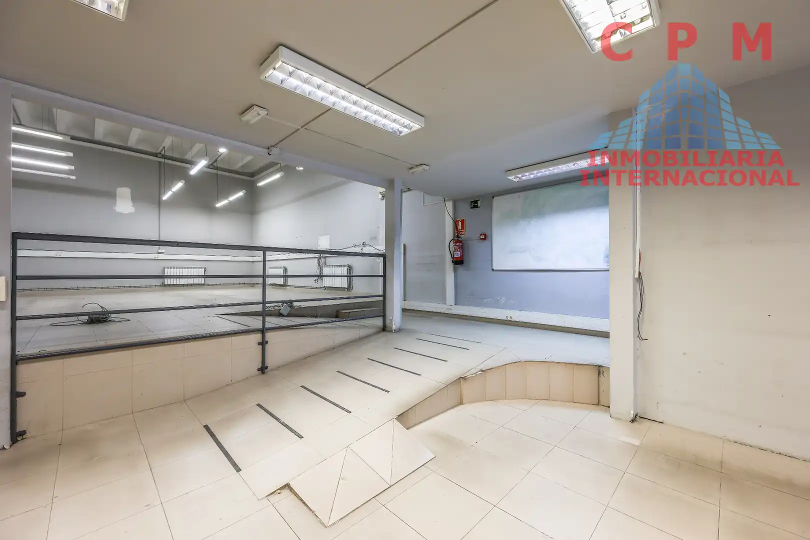Local de lloguer en Madrid amb Parquet, Internet i Alarma