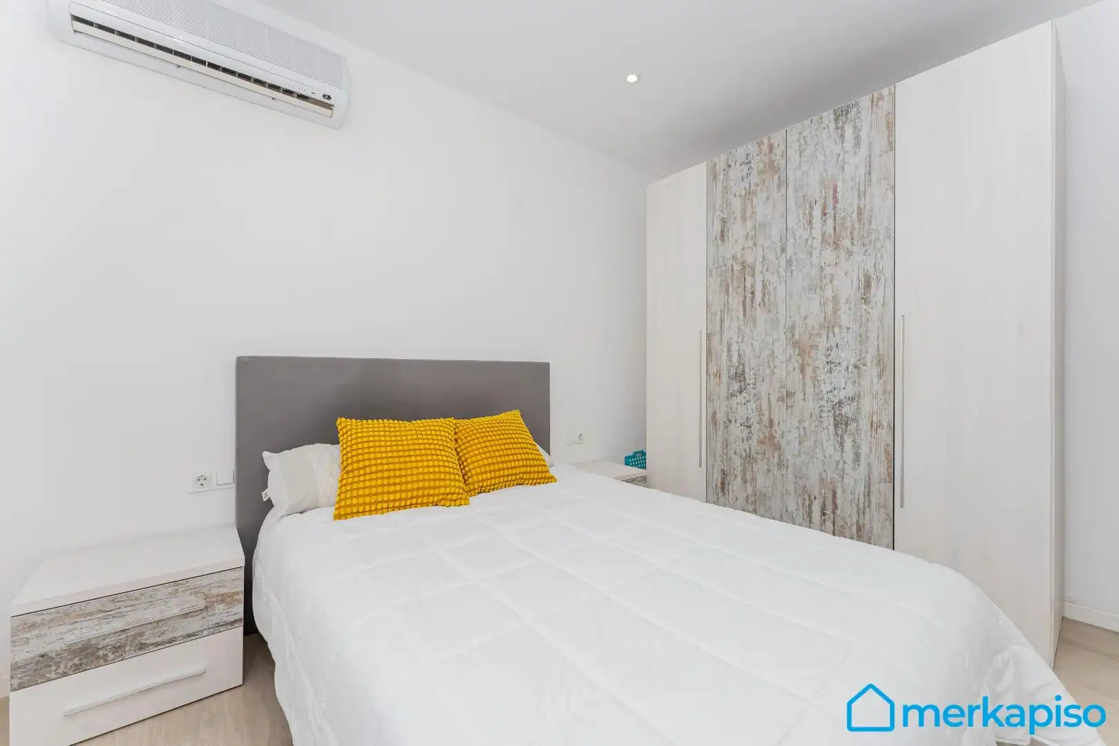 Habitación de Casa o chalet en venta en Viladecans con Piscina comunitaria