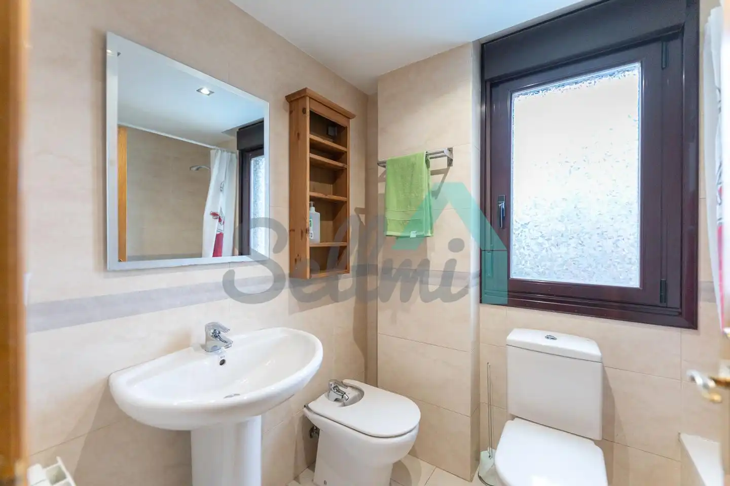 Bathroom of Flat for rent in Oviedo   with Heating, Parquet flooring and Terrace
