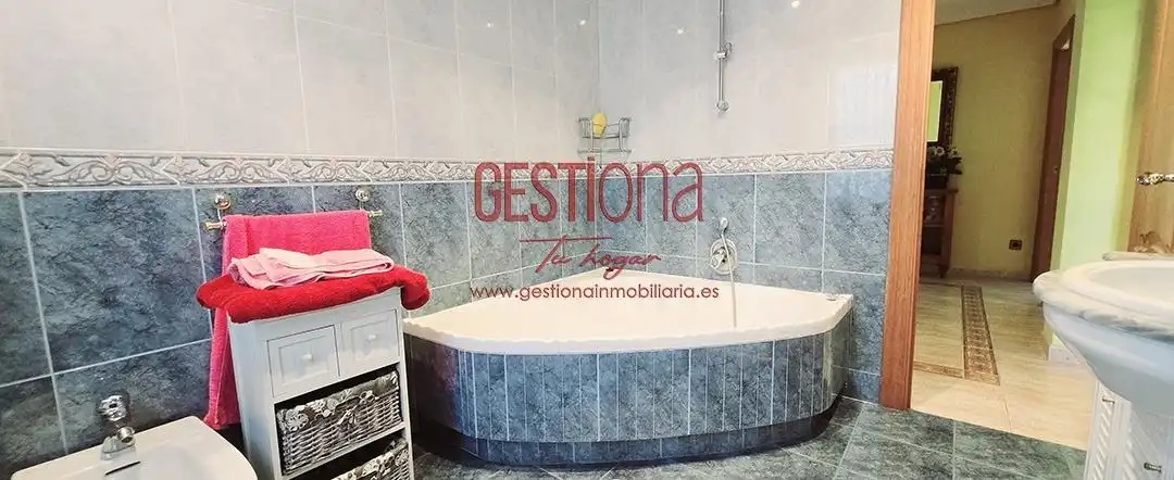 Bathroom of Houses for sale in Marina de Cudeyo  with Heating, Private garden and Terrace