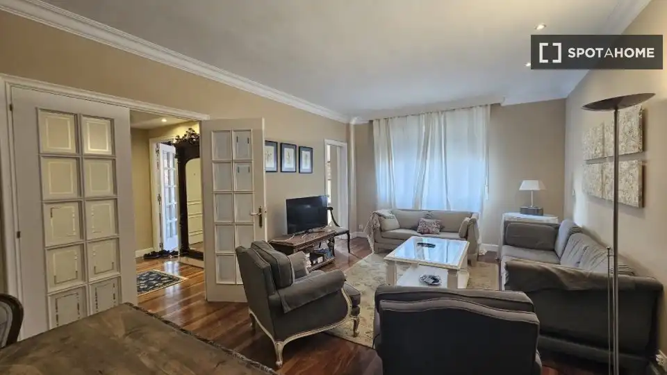 Sala d'estar de Apartament per a compartir en  Pamplona / Iruña amb Aire condicionat, Terrassa i Moblat