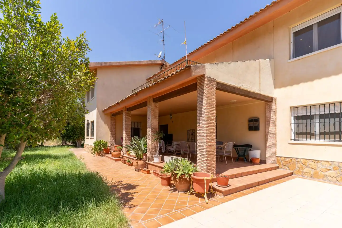 Vista exterior de Casa o xalet en venda en Elche / Elx amb Calefacció, Terrassa i Traster