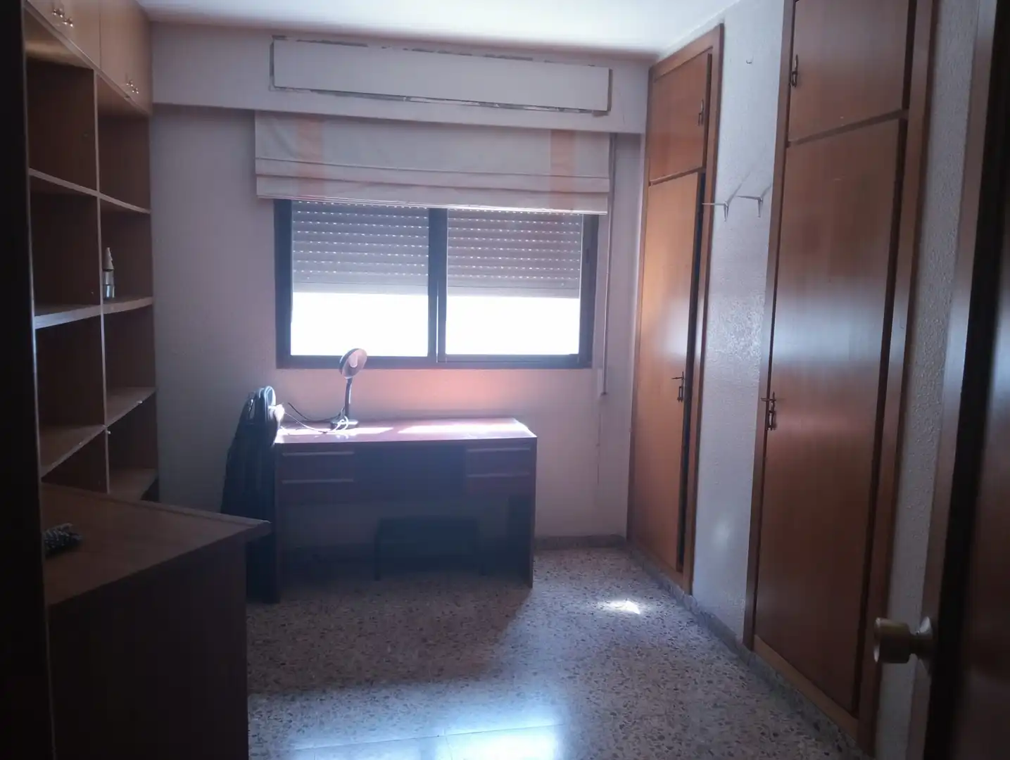Habitación de Piso de alquiler en Valencia con Amueblado y Balcón