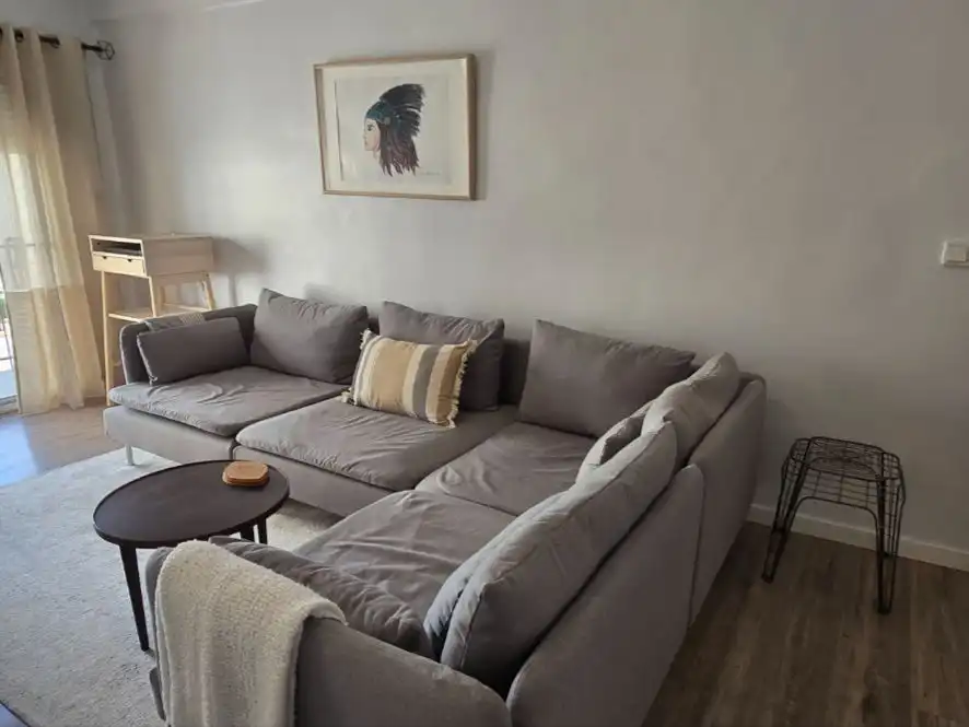 Living room of Flat for rent in Estepona  with Air Conditioner, Heating and Parquet flooring