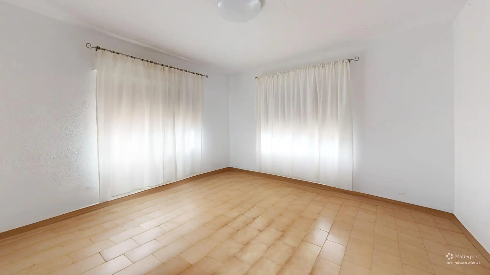 Habitación de Casa adosada en venta en Hellín con Jardín privado, Trastero y Amueblado