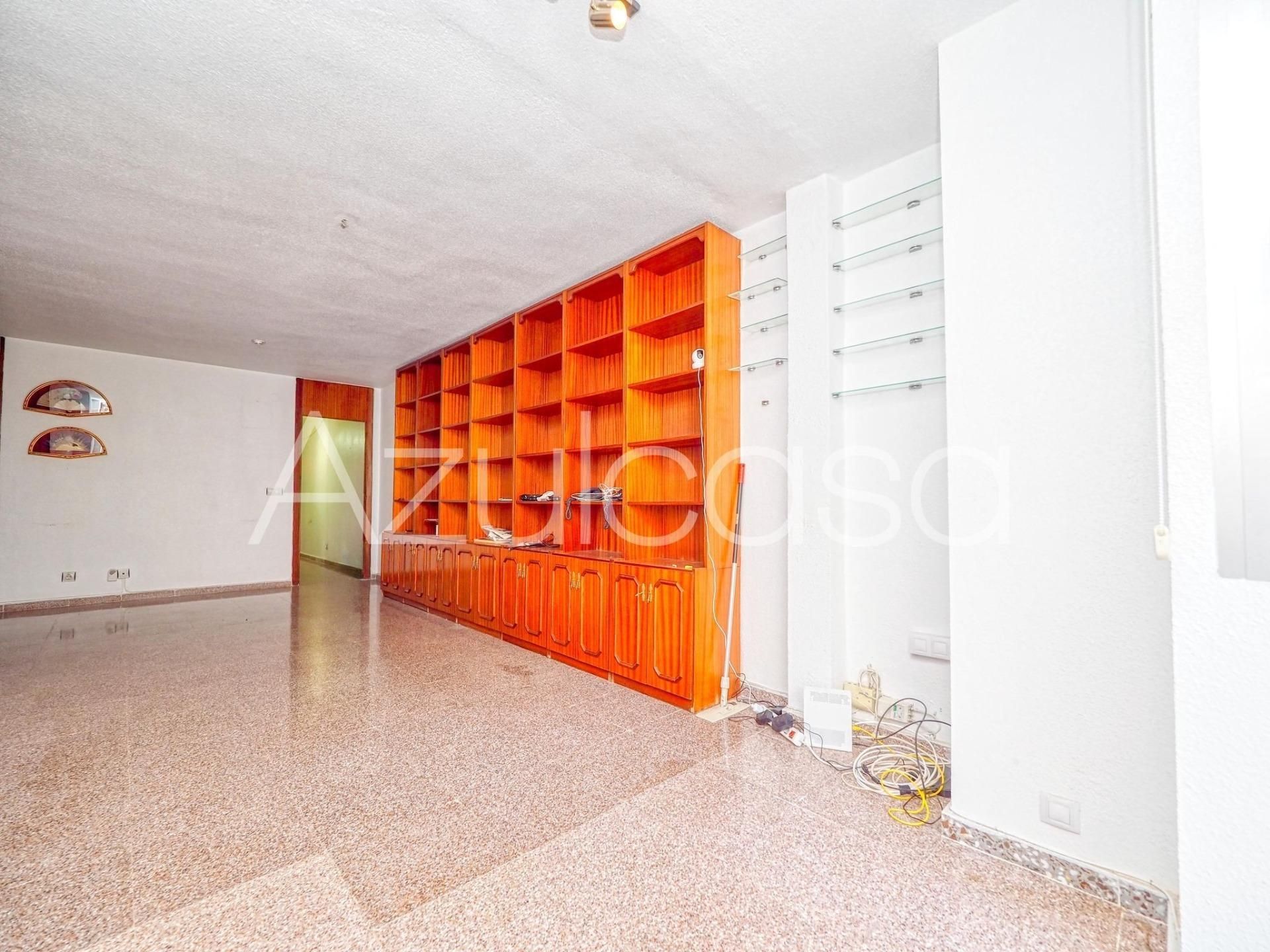 Flat for sale in Alicante / Alacant  with Air Conditioner