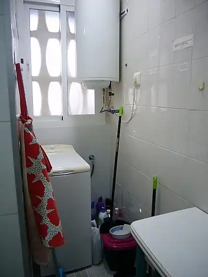 Baño de Apartamento de alquiler en Benicasim / Benicàssim con Terraza, Amueblado y Lavadora