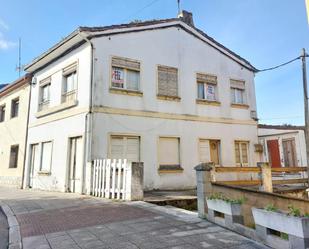 Vista exterior de Casa o xalet en venda en Avilés amb Terrassa