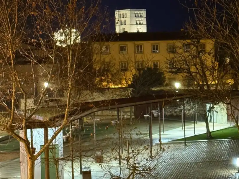 Außenansicht von Wohnung zur Miete in Zamora Capital  mit Terrasse und Balkon