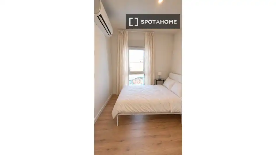 Bedroom of Flat for rent in Ciudad Lineal