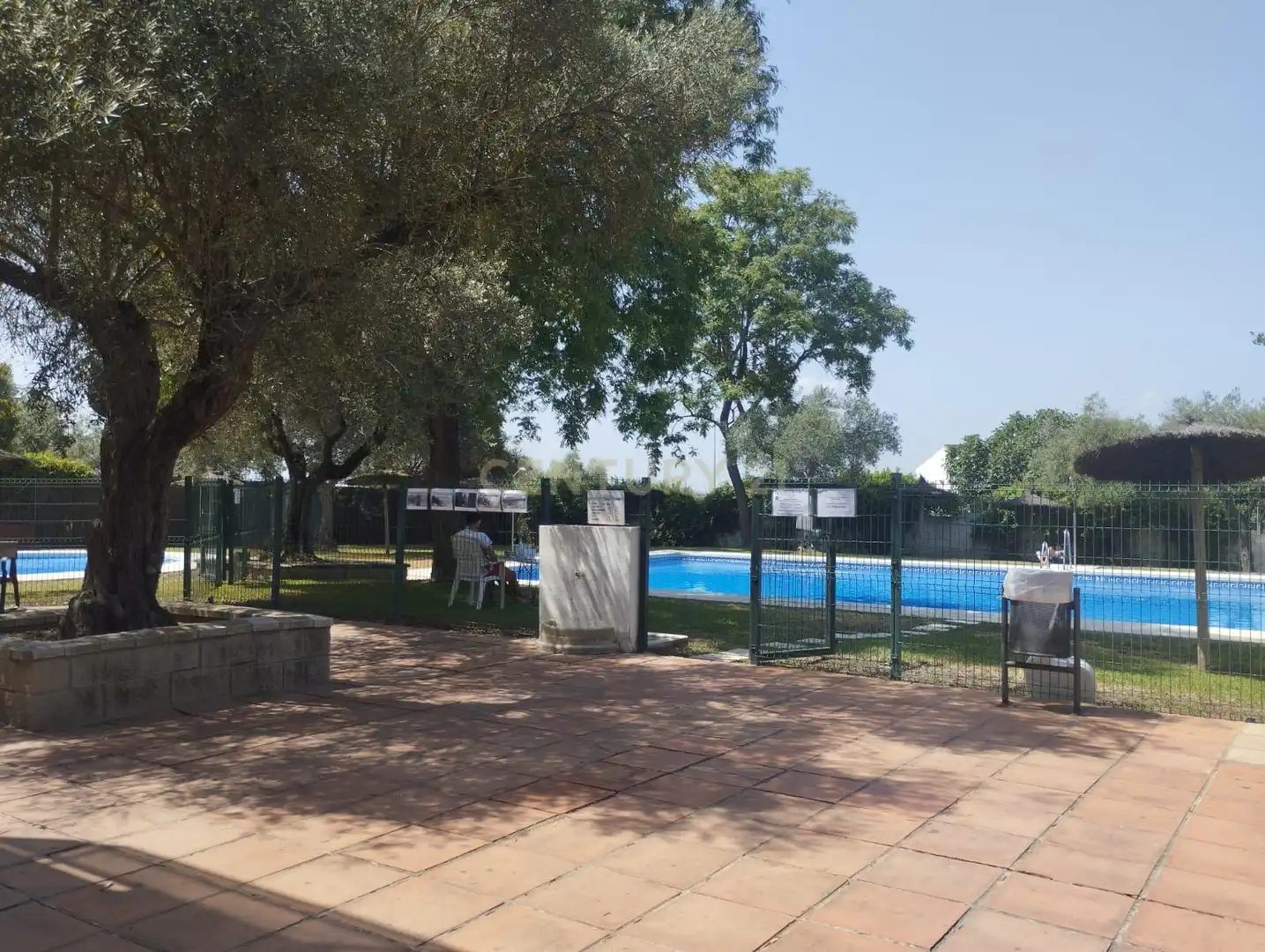 Piscina de Casa o xalet en venda en Espartinas amb Aire condicionat, Jardí privat i Traster