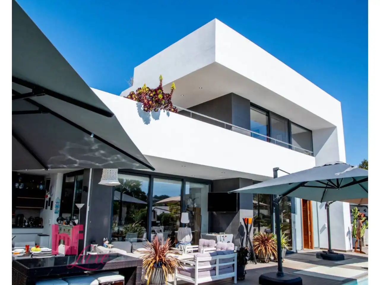 Vista exterior de Casa o xalet en venda en Moraira amb Aire condicionat, Calefacció i Jardí privat