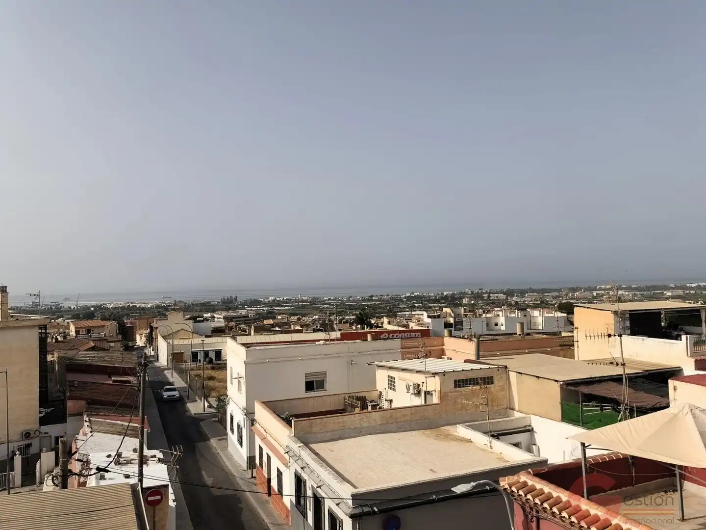 Vista exterior de Casa o xalet en venda en Motril amb Terrassa i Traster