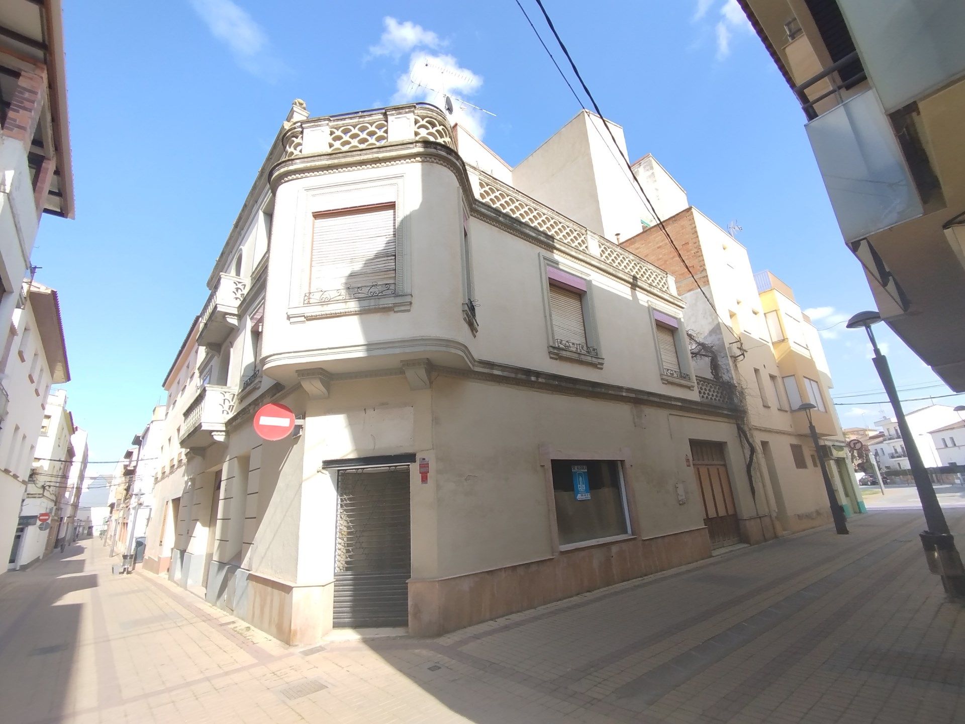 Vista exterior de Casa o xalet en venda en Binéfar amb Calefacció, Terrassa i Traster