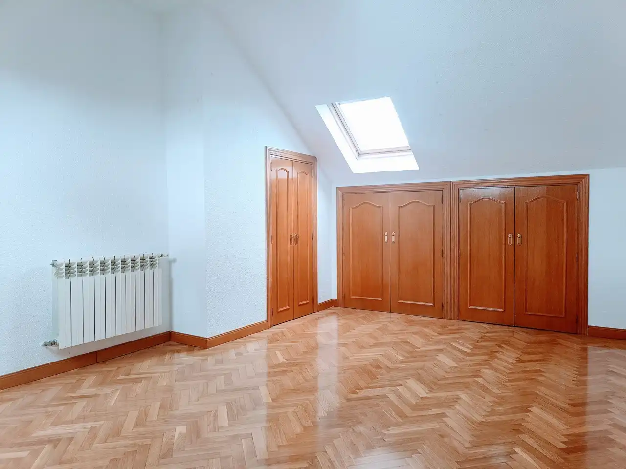 Dormitori de Casa o xalet de lloguer en Villaviciosa de Odón amb Calefacció, Parquet i Forn