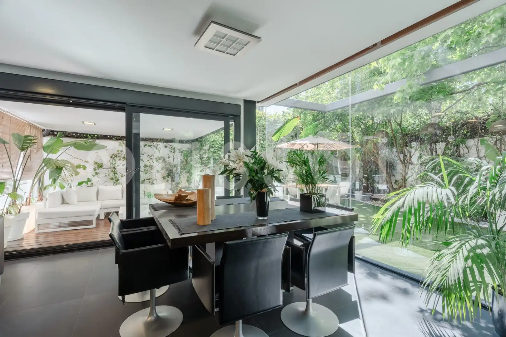 Comedor de Casa o chalet en venta en Madrid con Aire acondicionado, Calefacción y Jardín privado