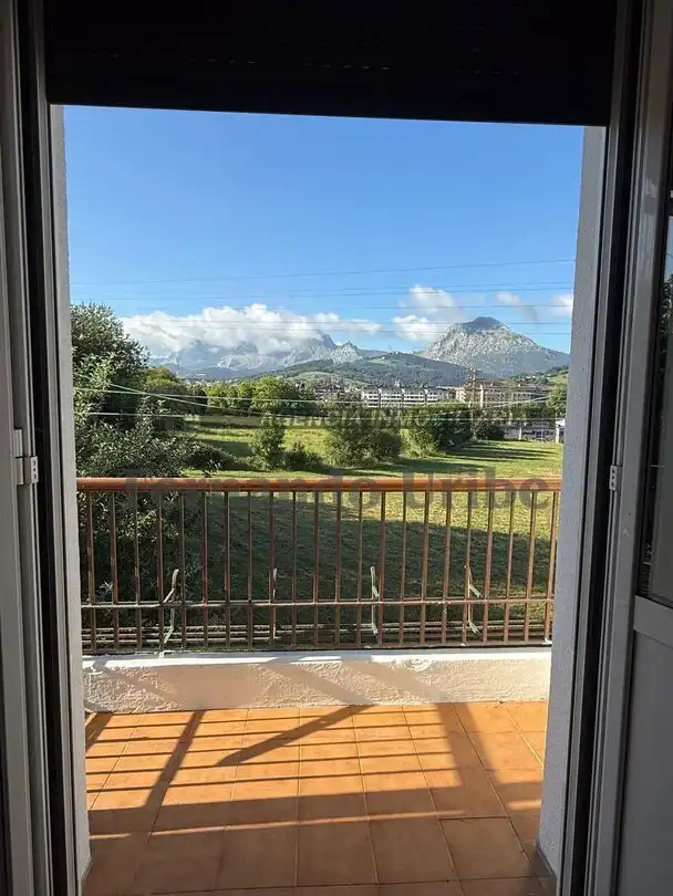 Außenansicht von Wohnung zum Verkauf in Iurreta mit Privatgarten, Abstellraum und Balkon