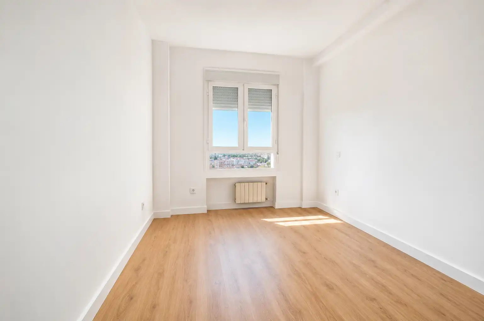Bedroom of Flat for sale in Madrid  with Heating, Parquet flooring and Furnished