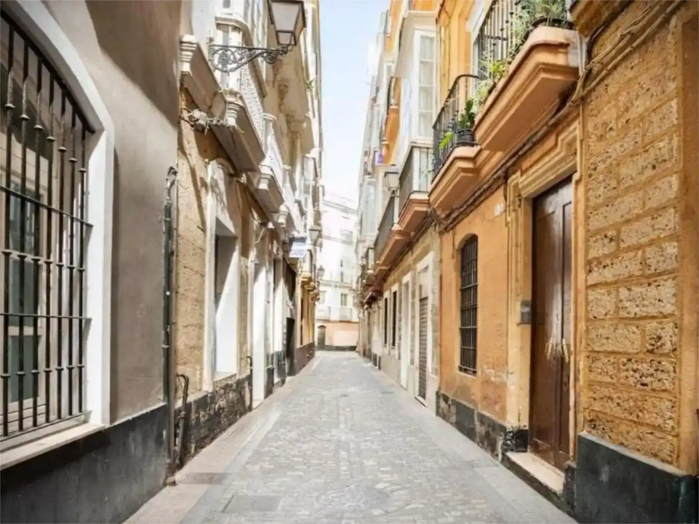 Vista exterior de Pis en venda en  Cádiz Capital amb Aire condicionat i Terrassa