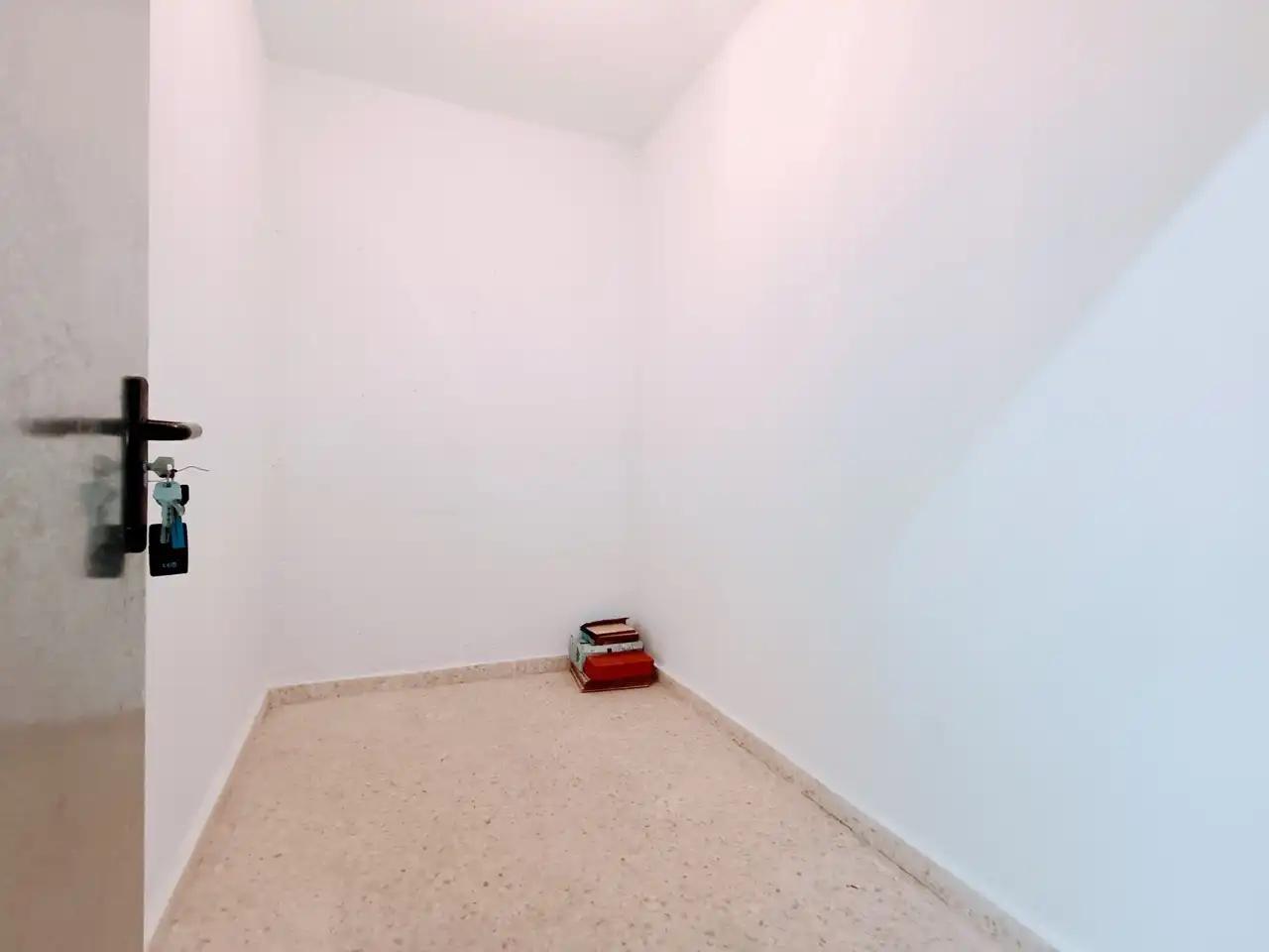 Wohnung zur Miete in Madrid mit Klimaanlage, Heizung und Abstellraum