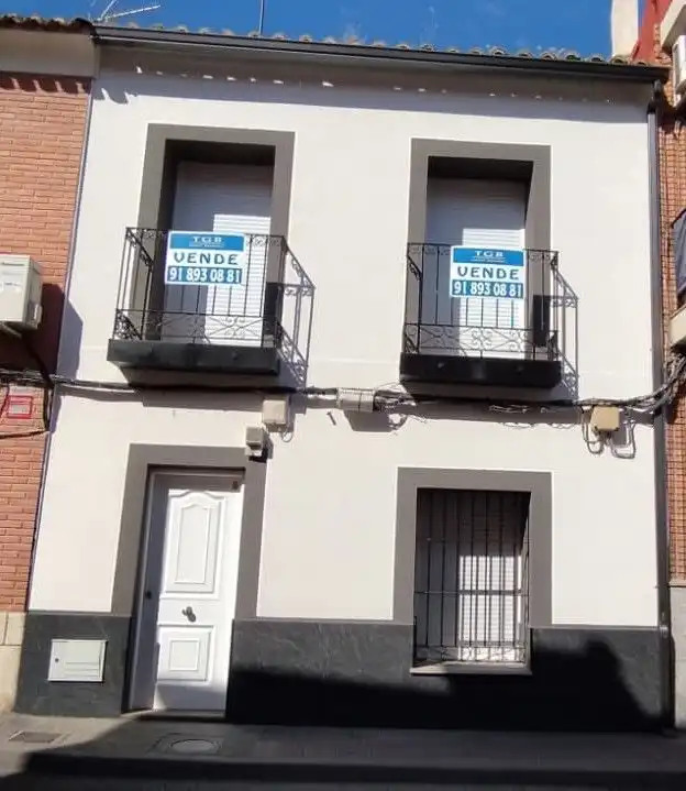 Vista exterior de Casa o xalet en venda en Ciempozuelos amb Aire condicionat, Calefacció i Jardí privat
